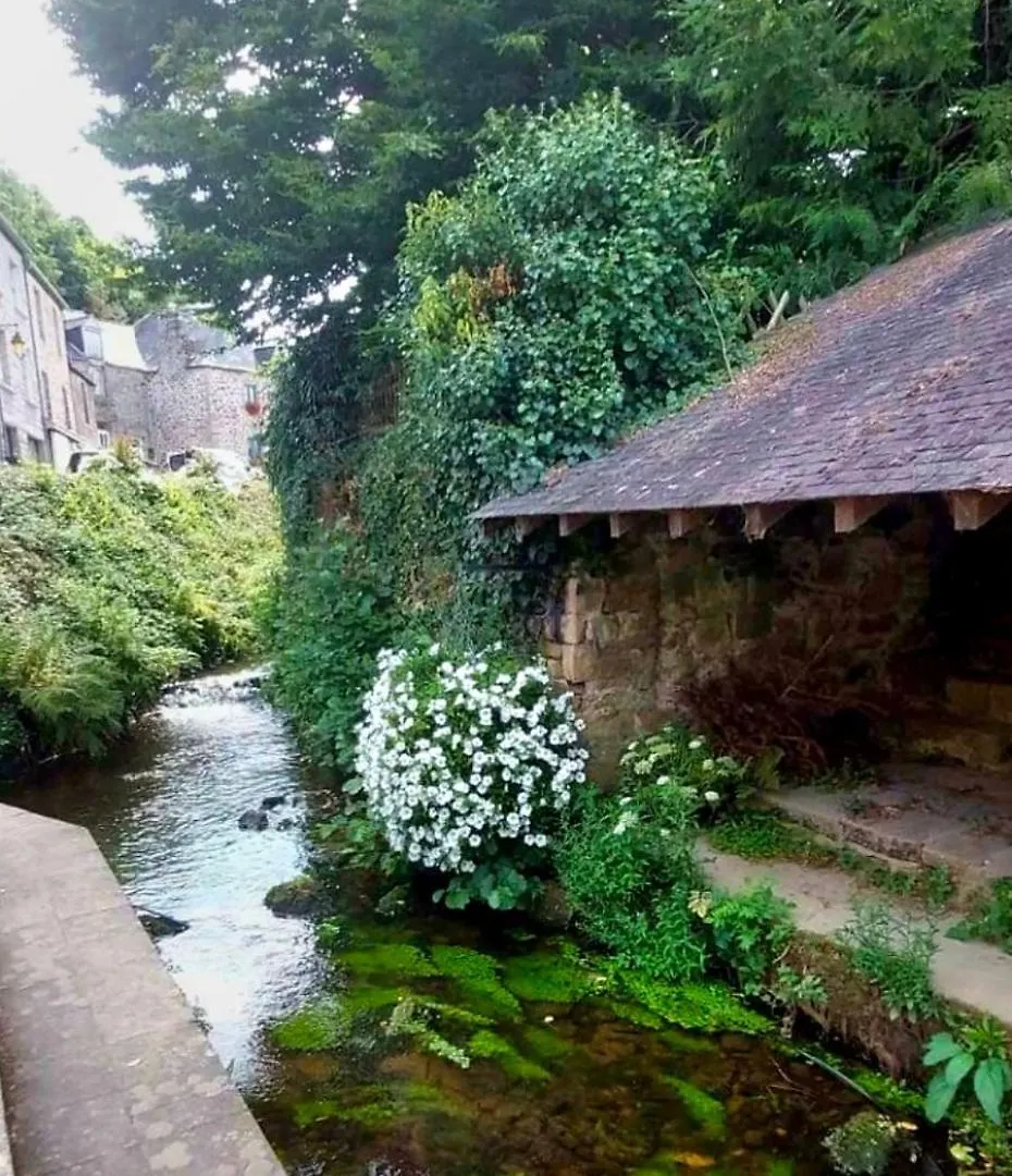 Bed & Breakfast Chambre D'Hotes Avec Petit Dejeuner Compris A Megrit